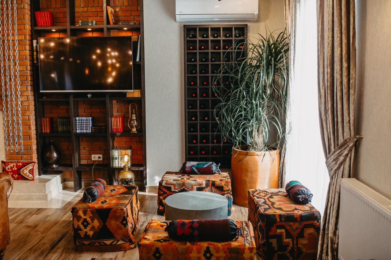 Seventeen Rooms Telavi Bagian luar foto