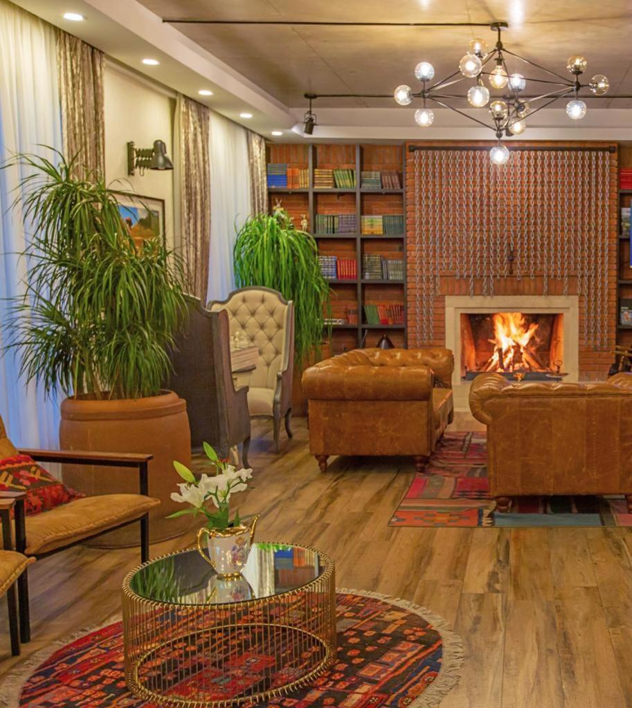 Seventeen Rooms Telavi Bagian luar foto