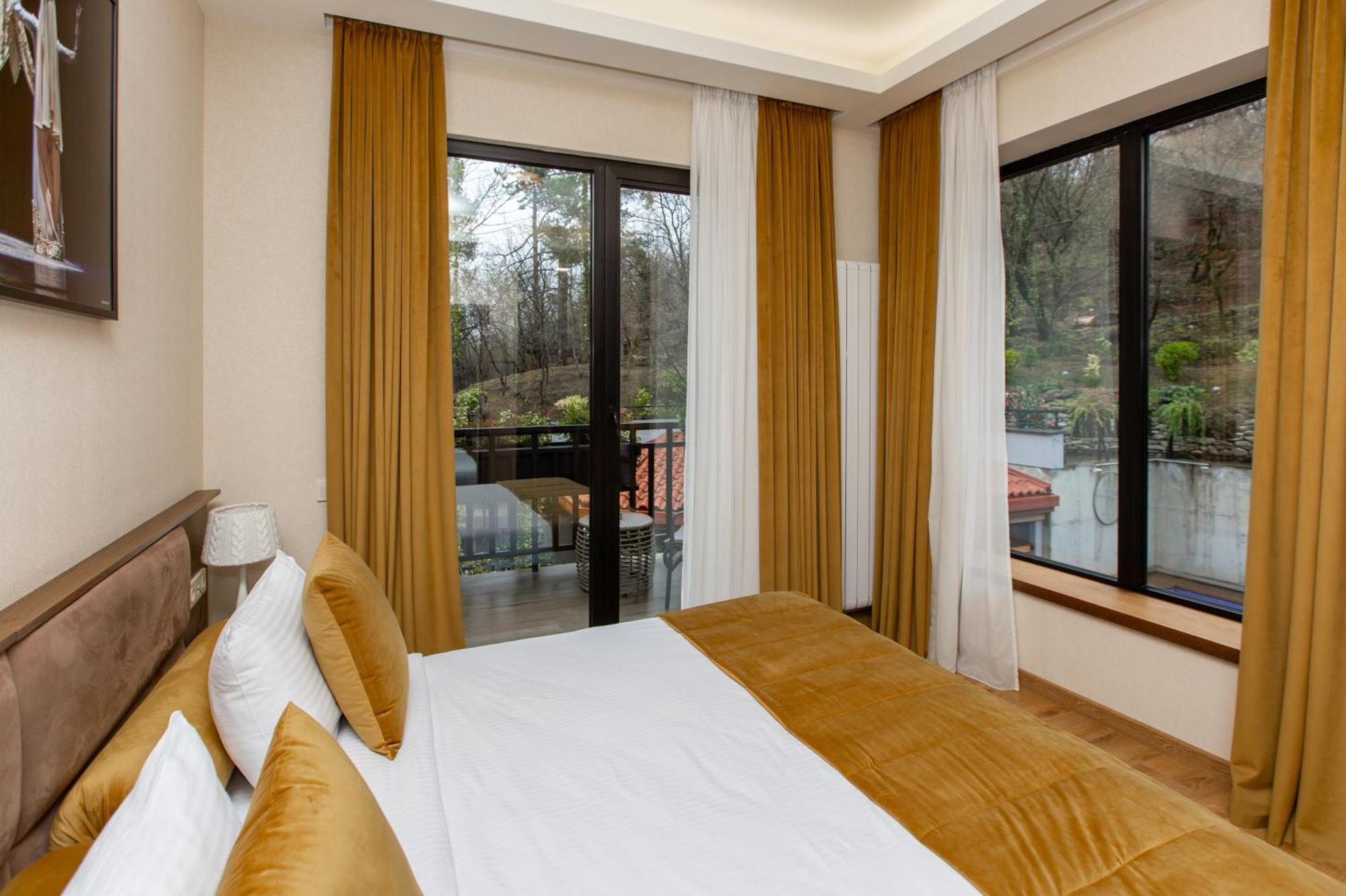 Seventeen Rooms Telavi Bagian luar foto
