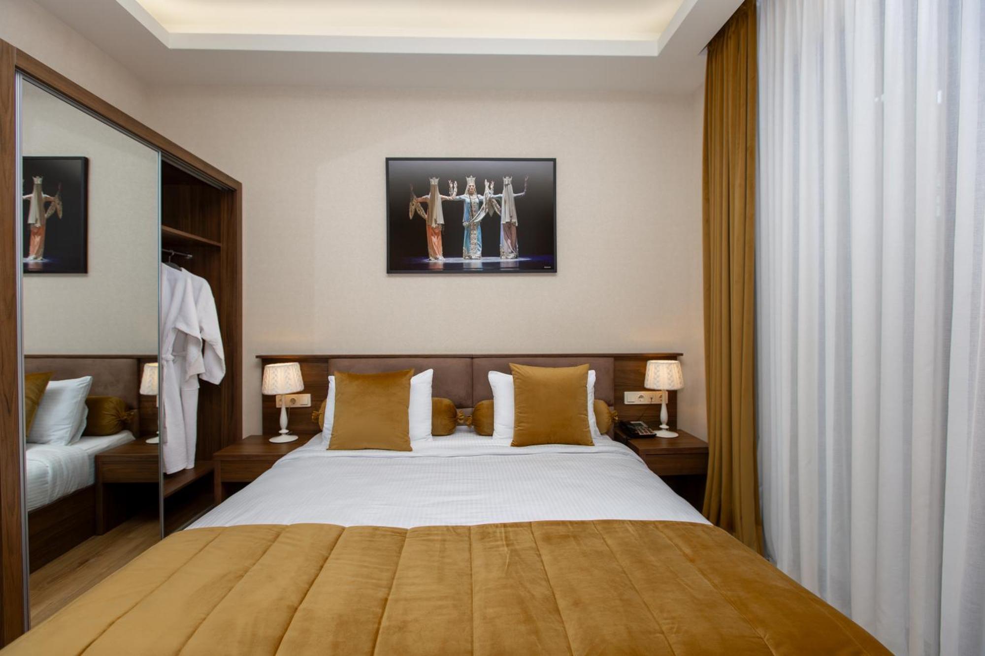 Seventeen Rooms Telavi Bagian luar foto