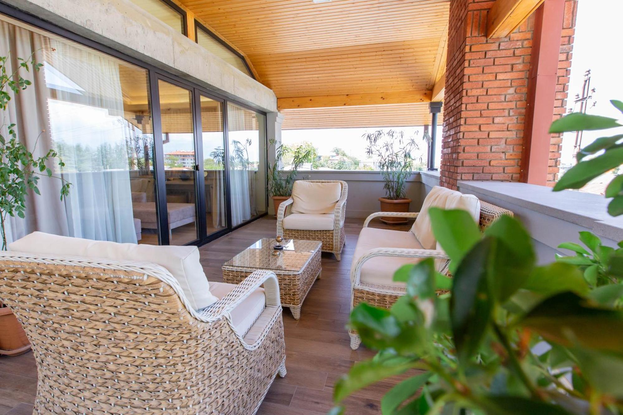 Seventeen Rooms Telavi Bagian luar foto