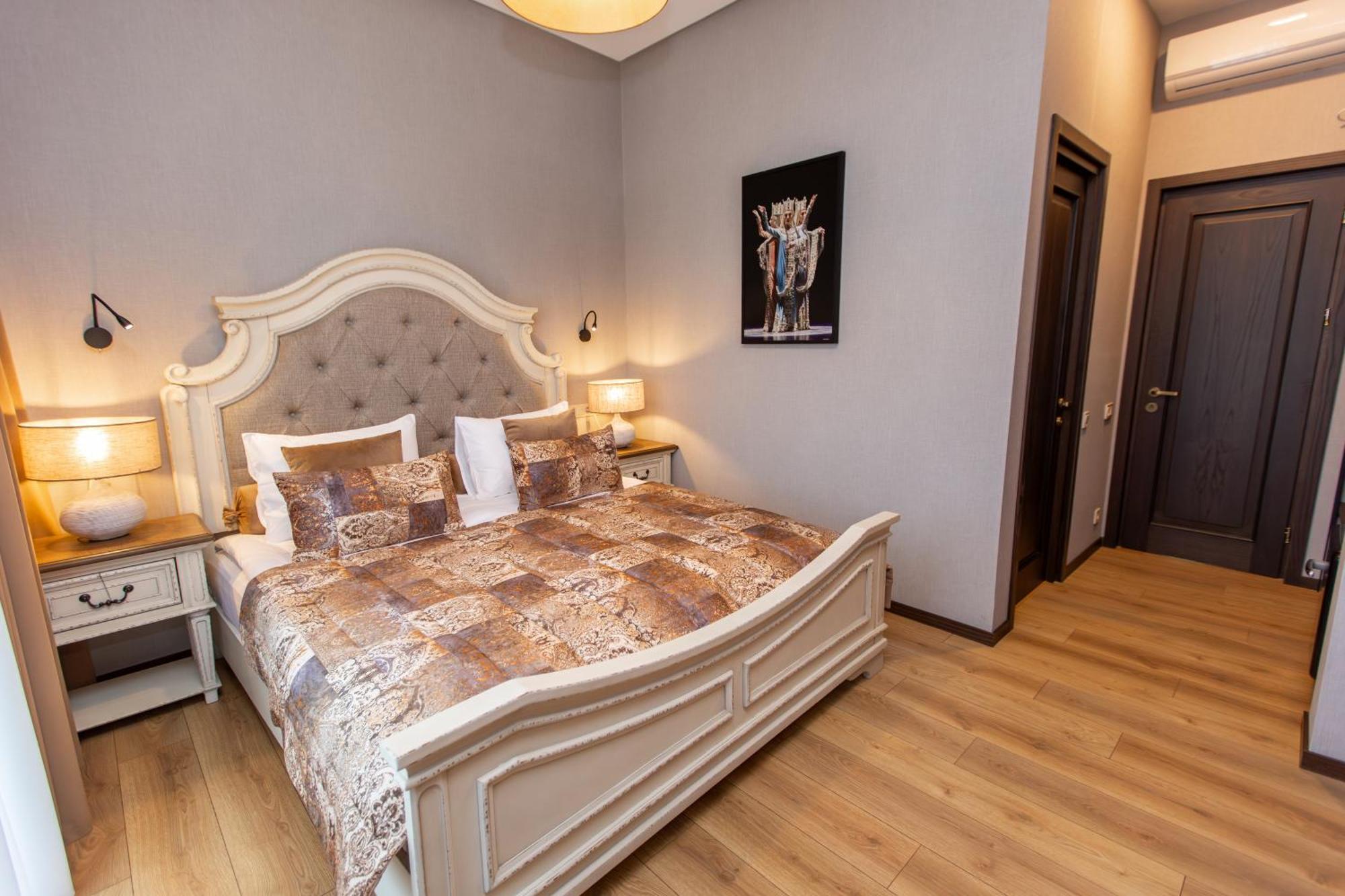 Seventeen Rooms Telavi Bagian luar foto