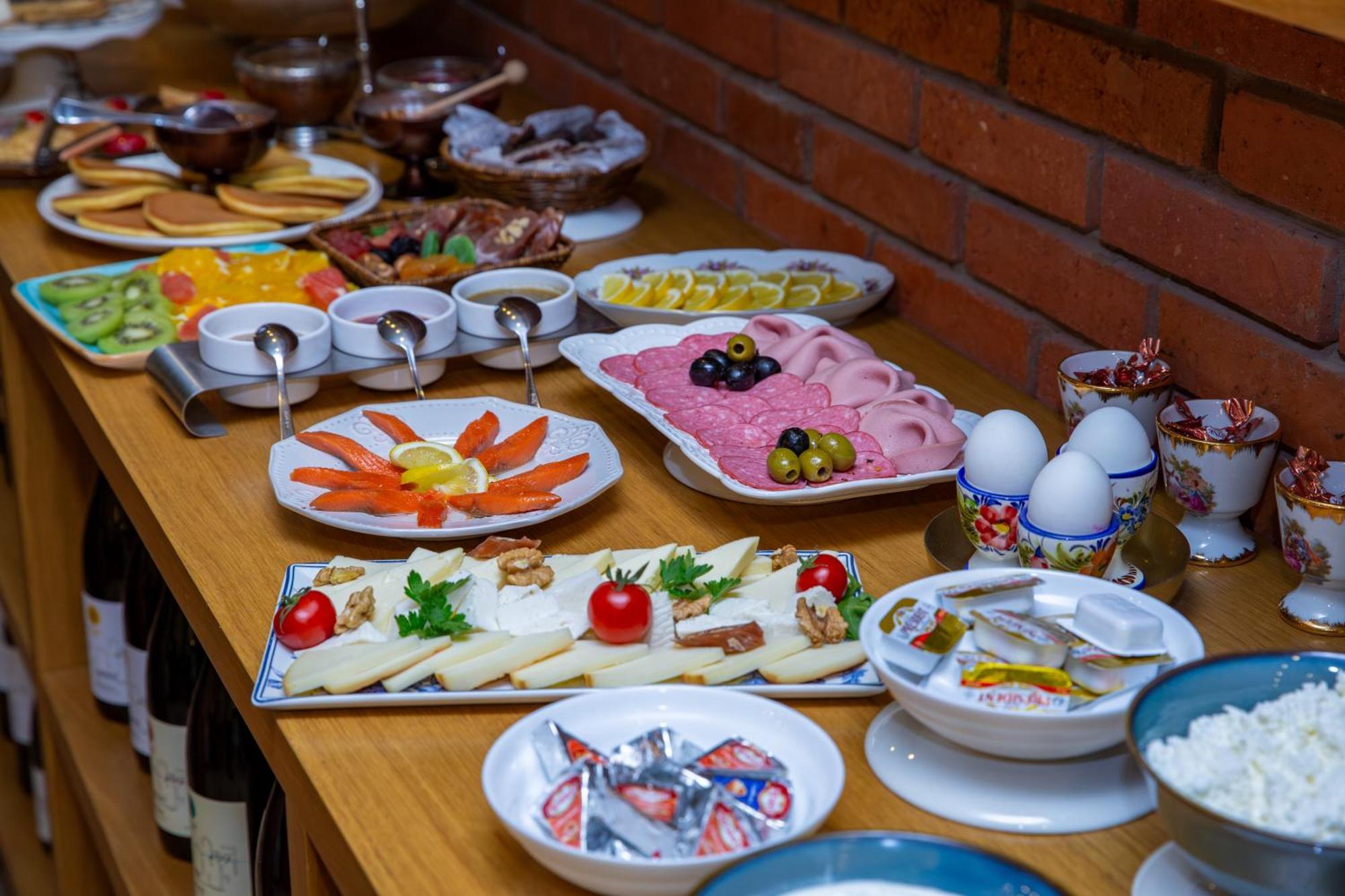 Seventeen Rooms Telavi Bagian luar foto