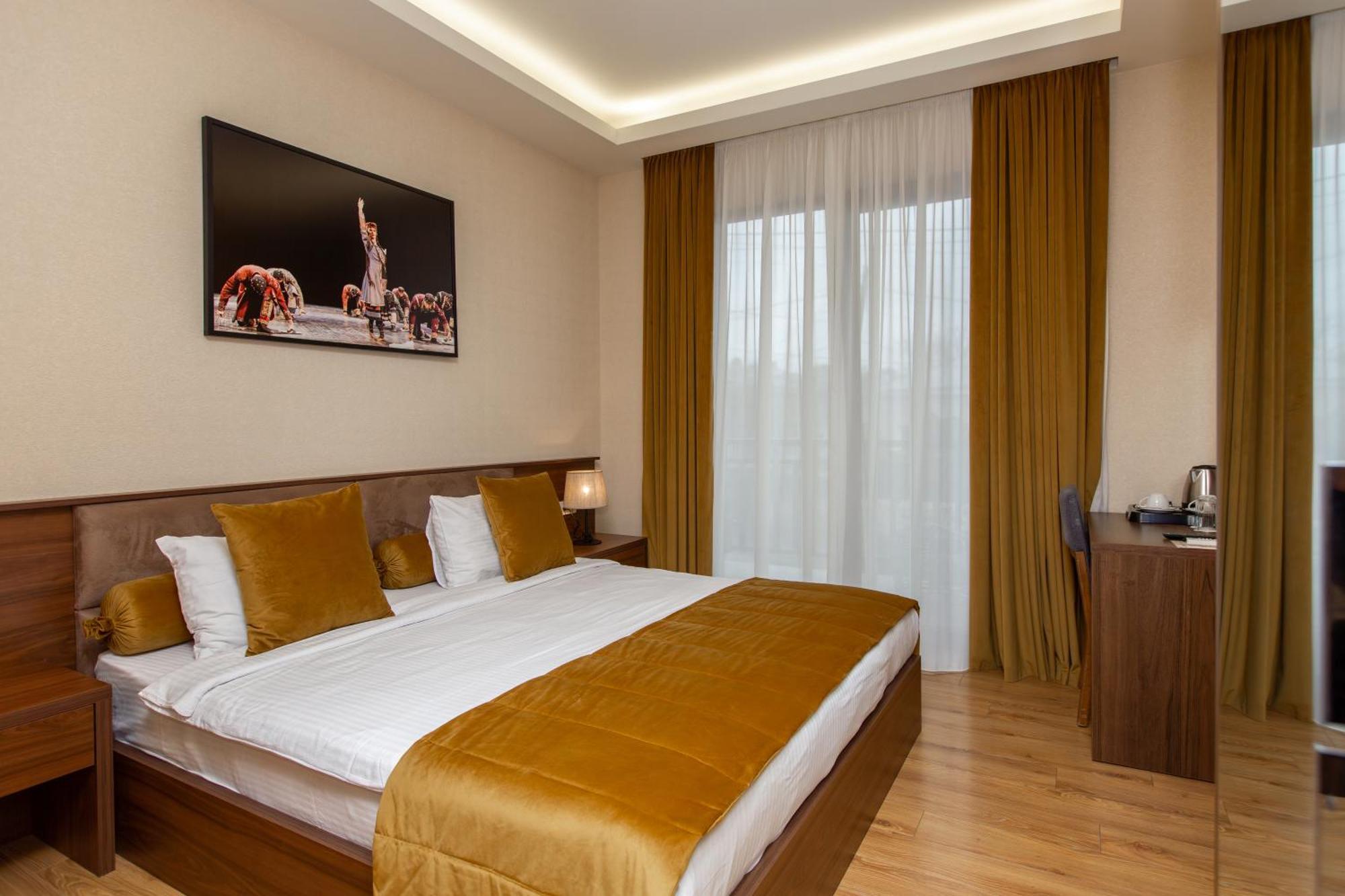 Seventeen Rooms Telavi Bagian luar foto