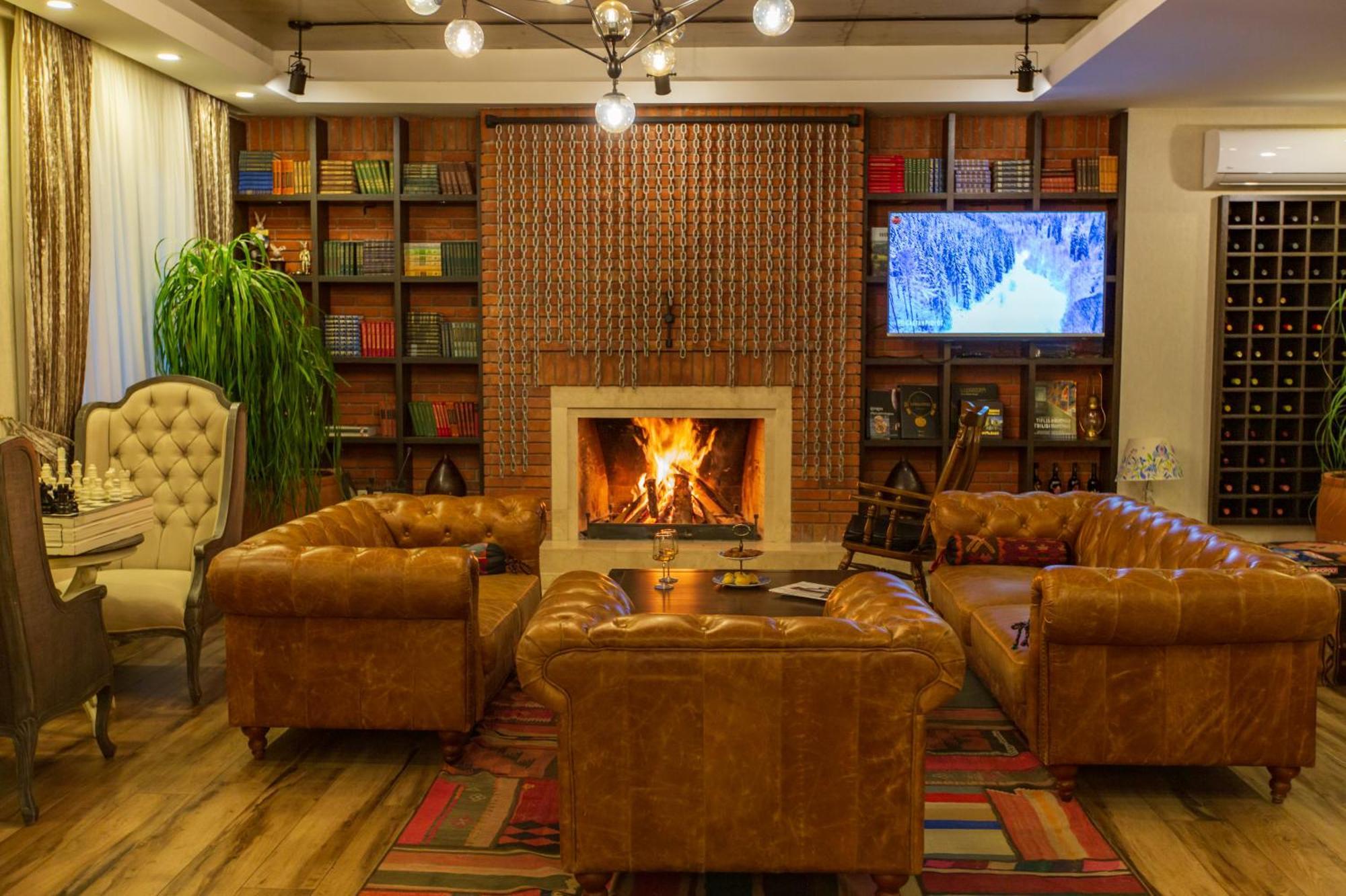 Seventeen Rooms Telavi Bagian luar foto