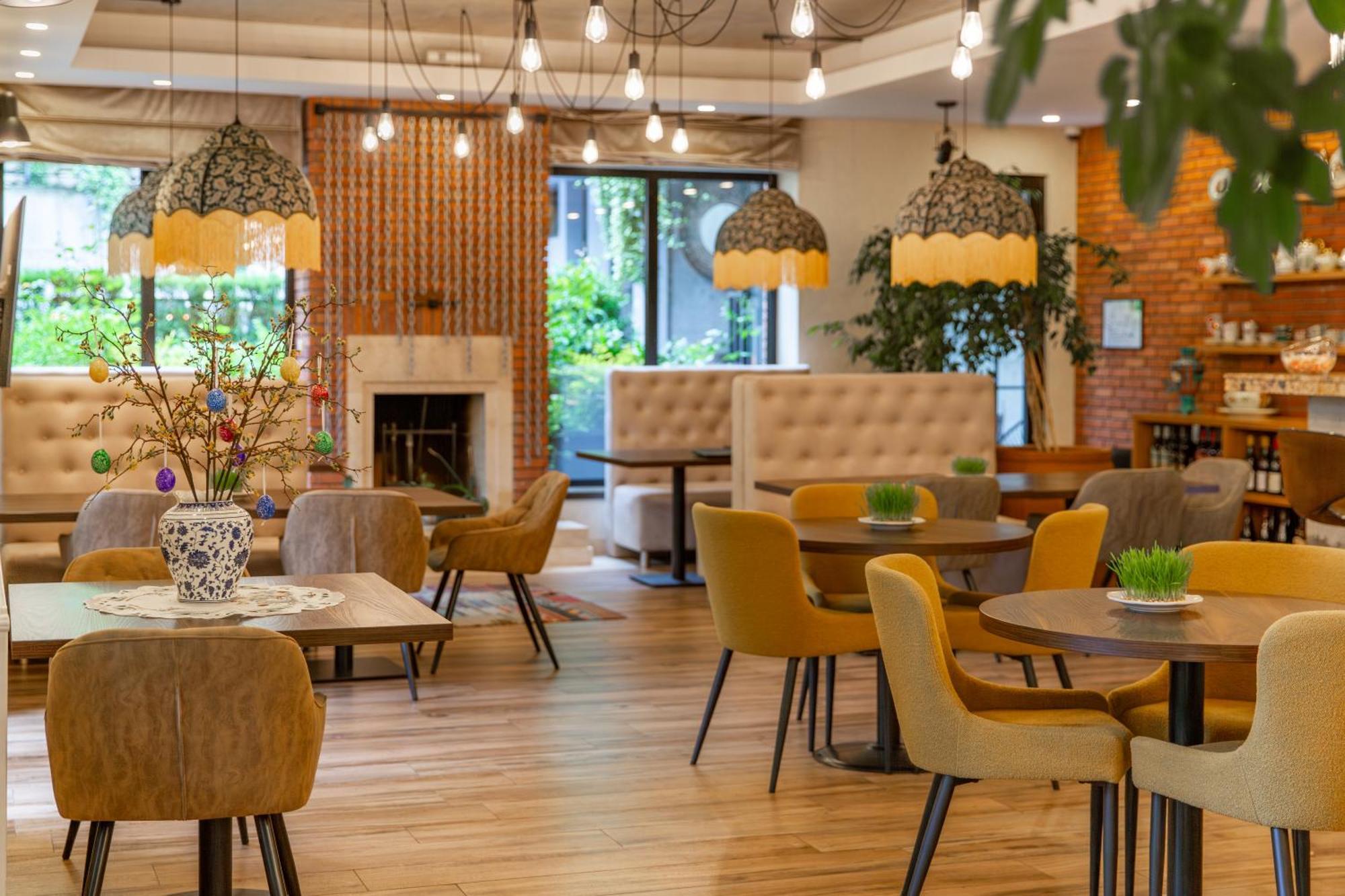 Seventeen Rooms Telavi Bagian luar foto