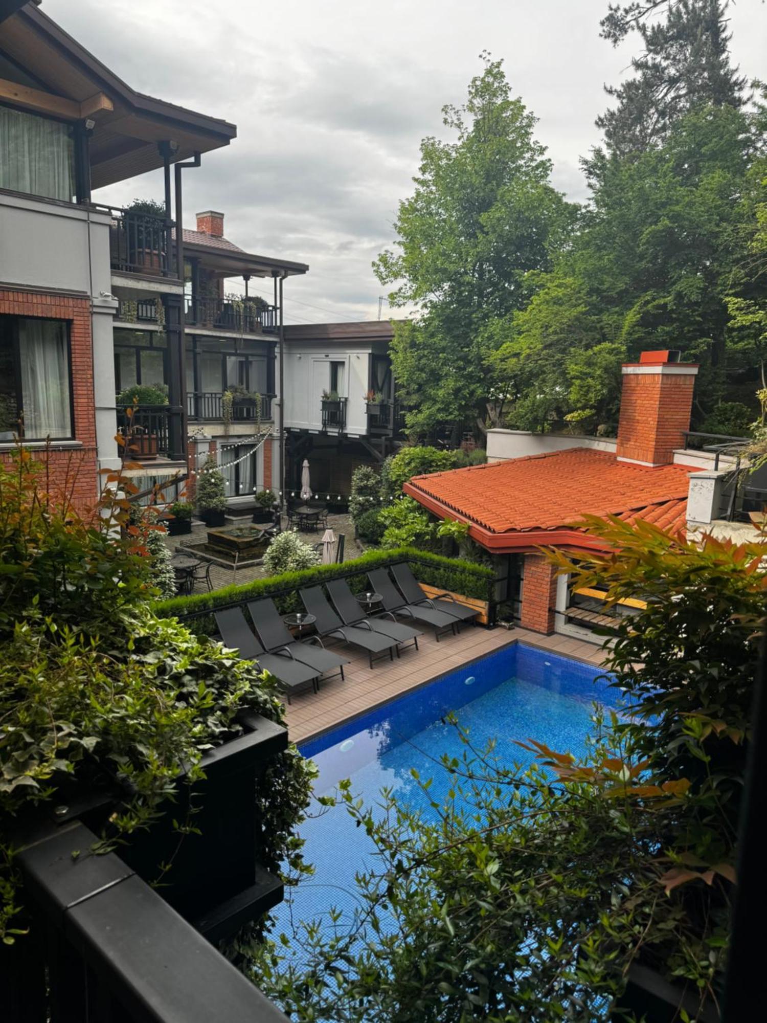 Seventeen Rooms Telavi Bagian luar foto