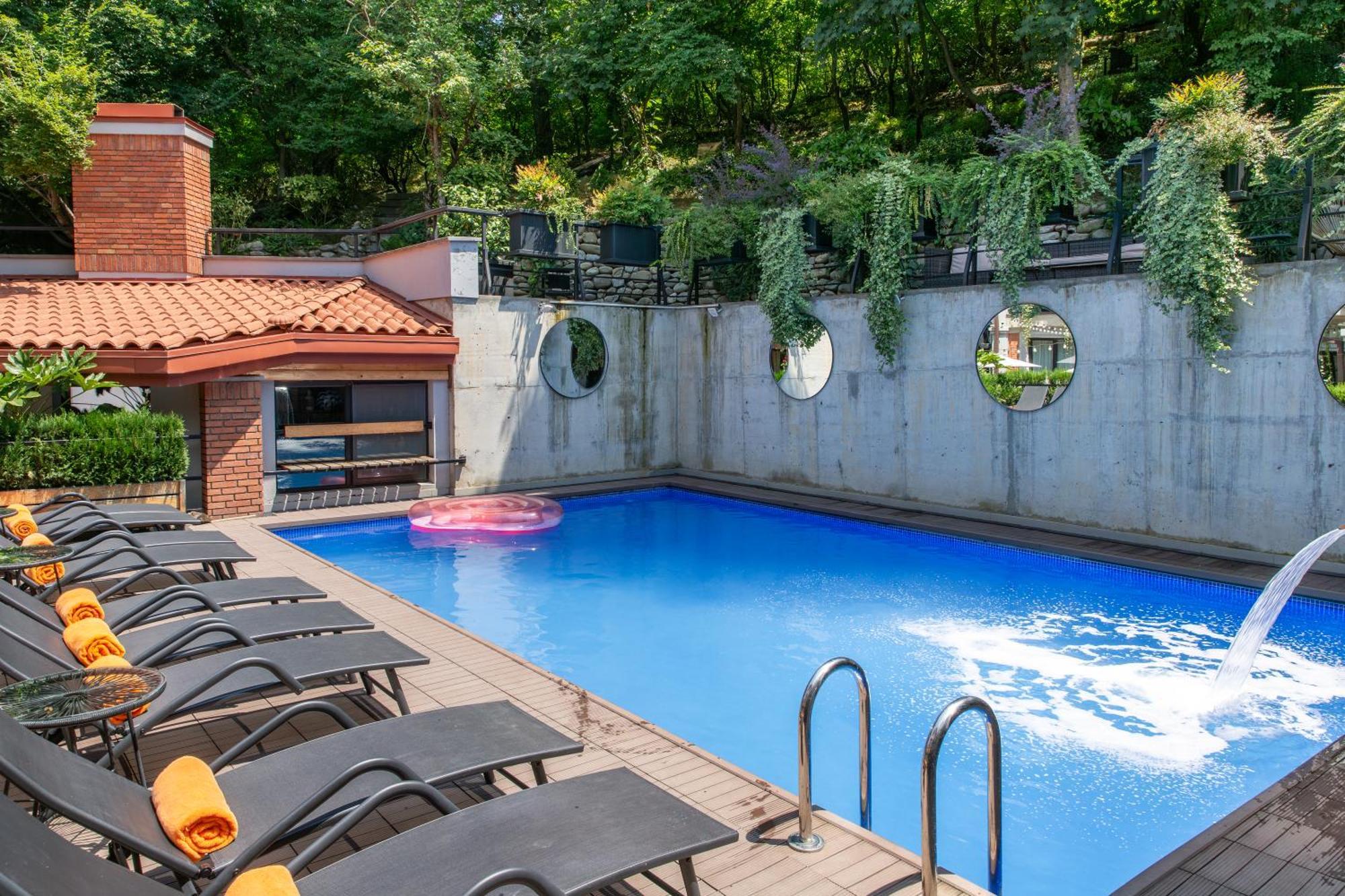 Seventeen Rooms Telavi Bagian luar foto