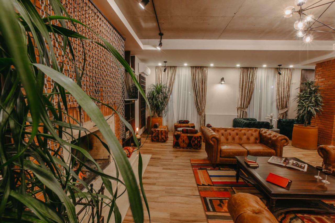 Seventeen Rooms Telavi Bagian luar foto